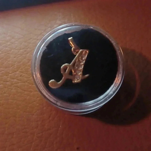 💙🌹Gold plated letter pendant "A" with faux diamonds - Picture 3 of 8